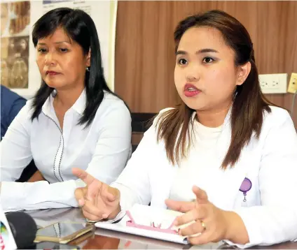  ?? SUNSTAR FOTO / ARNI ACLAO ?? MEDICAL CORRESPOND­ENT. Dr. Cheryl Baco (right) of CCMC speaks during a press conference with Cebu City Councilor Mary Anne delos Santos in the latter’s office. /
