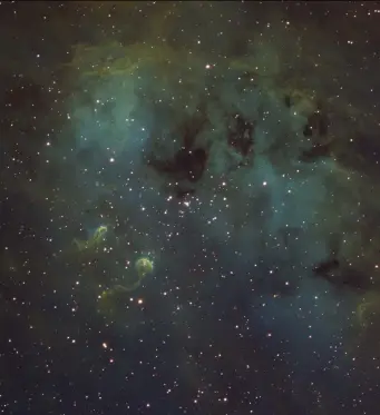  ?? ?? Right: The Tadpoles Nebula
(IC 410)
Rosette Nebula (NGC 2244)
