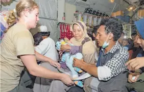  ?? Photo / NZDF ?? Some of the 120 people evacuated by the NZDF from Palu.