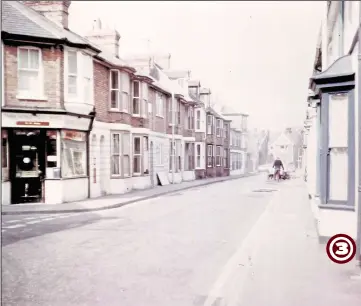  ?? ?? 1971 - This picture also of Park Road looks the other way towards Albert Road before the ringway was built. Park Road Post Office can be seen on the left at the junction of Kent Avenue