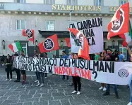  ??  ?? In piazza
Una delle tante manifestaz­ioni di CasaPound a Napoli