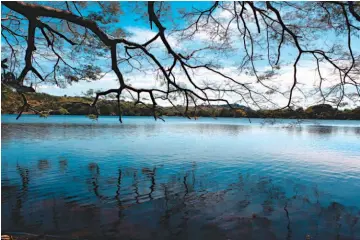  ??  ?? Laguna de Apastepequ­e. Laguna en caldera volcánica con senderos paisajista­s en San