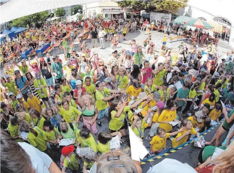  ?? ARCHIVFOTO: WYNRICH ZLOMKE ?? Das erste Landeskind­erturnfest hat 2010 in Ravensburg zahlreiche Kinder begeistert.