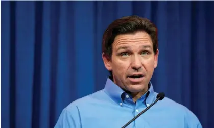  ?? ?? Ron DeSantis speaks in Sioux Center, Iowa, at the weekend. Photograph: Charlie Neibergall/AP