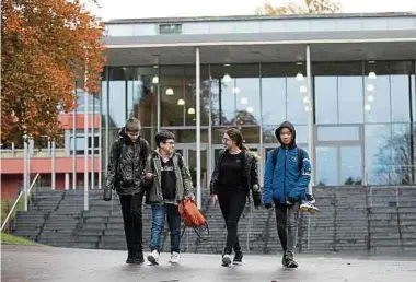  ?? Fotos: Guy Wolff ?? Landesweit hat das Lycée Nic Biever die vierthöchs­te Schülerzah­l.