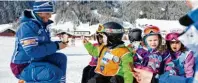  ?? Foto: Skischule Vals/Ski- & Almenregio­n Gitschberg-Jochtal/tmn ?? Kinder werden in den Skischulen im Gitschberg-Jochtal von Profis betreut.