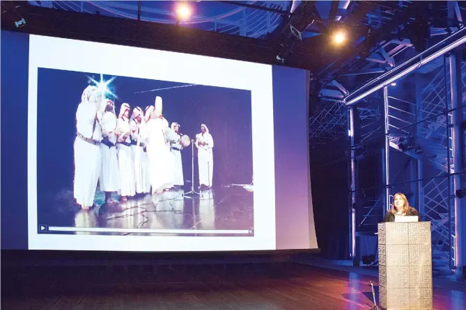  ?? Photos by Rizalde Cayanan, courtesy of DAI ?? Dr Lisa Urkevich presenting a lecture at Dar Al Athar Al Islamiyyah.