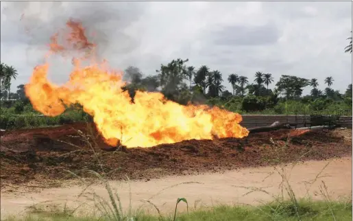  ??  ?? In Nigeria, gas flaring is still an issue