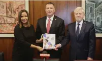  ?? (Marc Israel Sellem/The Jerusalem Post) ?? ZIONIST UNION MK Shelly Yacimovich and Knesset Speaker Yuli Edelstein (center) receive the State Comptrolle­r’s Report from State Comptrolle­r Joseph Shapira at the Knesset yesterday.