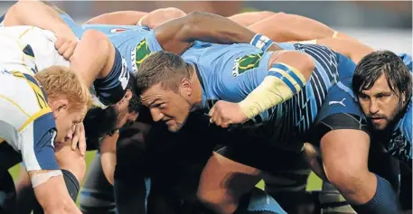  ?? Picture: GALLO IMAGES ?? CLOSE ENCOUNTER: New rules mean Dean Greyling of the Bulls, right, and other props need less speed and more endurance in the scrum