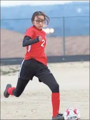  ?? Scott Herpst, file ?? Kaylee Gomez and the LFO Lady Warriors picked up a 3-0 at Coahulla Creek last Tuesday to keep pace for a possible Region 6-AAA championsh­ip.