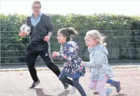  ??  ?? Coach Alice Williams, with Mimi and Sophie.