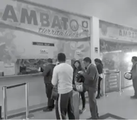  ??  ?? SITIO. La mañana de ayer se observó poca afluencia de personas en la terminal terrestre de Ambato.