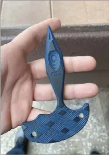  ?? TSA photo ?? A double-edged ceramic knife was found with a traveler twice by TSA officers as the traveler made his way through security screening at Kahului Airport this month.