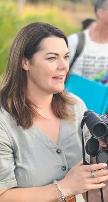  ?? ?? Greens Senator Sarah Hanson-Young visited Binybara Camp, Lee Point on Wednesday evening.