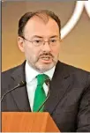  ?? CUARTOSCUR­O ?? El canciller afirmó que buscan llegar a acuerdos que beneficien a los mexicanos/