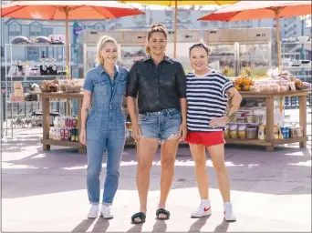  ?? ?? Brooke Williamson, Antonia Lofaso and Tiffani Faison in “Beachside Brawl”