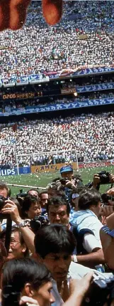  ?? FOTO: CARLO FUMAGALLI/TT-AP ?? Diego Maradona, 25, på toppen av sin karriär. Argentina har slagit Västtyskla­nd med 3–2 i VM-finalen 1986.