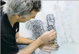  ?? EP ?? Oriol Vilapuig recupera imágenes esculpidas mediante el frottage