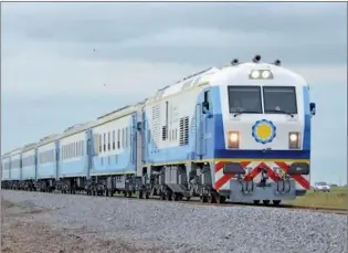  ?? CEDOC PERFIL ?? FORMACION. El tren volverá a llegar a Mar del Plata. La primera vez, hace 131 años.