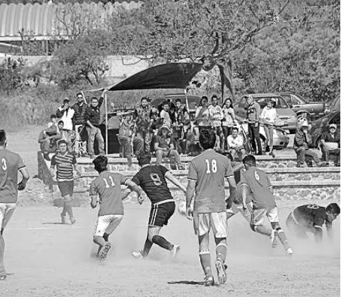  ??  ?? CON EMPATE de cero goles terminó el clásico de La Trinidad, entre Nacional y Mónaco FC.