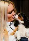  ?? DAVID AKE ?? Lindsey Vonn mit ihrer Hündin Lucy