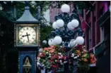  ??  ?? oben: Ikone mit Historie: Die legendäre Steam Clock von Gastown pfeift alle 15 Minuten