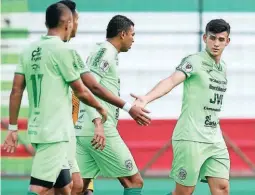  ?? ?? TITULAR. El defensor del Olimpia que está a préstamo con Marathón, André Orellana, ya celebró un gol en un amistoso.