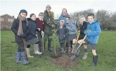  ?? ?? Pupils from Fishbourne Primary School