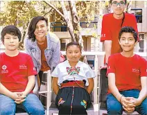  ??  ?? Niños y jóvenes pueden desarrolla­r proyectos científico­s.