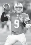  ?? JIM RASSOL/STAFF PHOTOGRAPH­ER ?? QB David Fales got in one game at the end of the season.