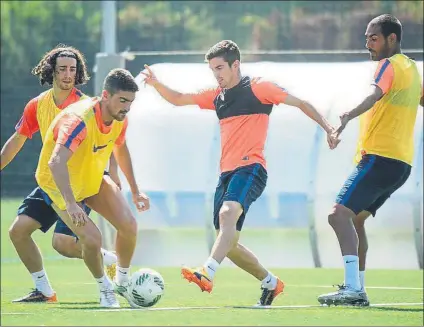  ??  ?? Jesús Alfaro, podría regresar ante el Racing Se perdió el último partido por esguince, pero ha entrenado desde el miércoles FOTO: FCB