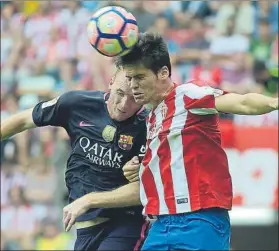  ?? FOTO: MANEL MONTILLA ?? Mathieu, serio por arriba y por abajo También ayudó a la salida de balón