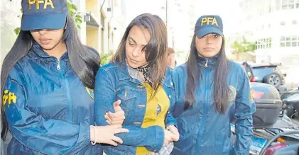  ??  ?? Procesada y arrepentid­a. Carolina Pochetti, viuda del ex secretario de los Kirchner Daniel Muñoz.