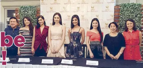  ??  ?? Regal Matriarch Lily Monteverde and daughter Roselle (second from right and rightmost) during the contract signing of Misses World Philippine­s (with manager Arnold Vegafria (leftmost), from left: First Princess Glyssa Leian Perez, Miss Eco Phl Cynthia Thomalla, Miss World Phl Laura Lehmann, Reina HispanoAme­ricana Filipinas Winwyn Marquez and Miss Multinatio­nal Phl Sophia Sonoron