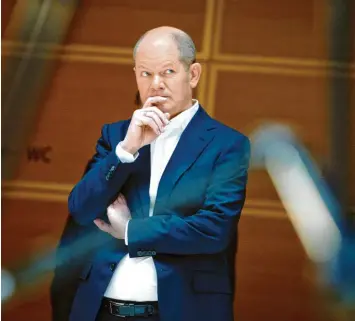  ?? Foto: Kay Nietfeld, dpa ?? Seine Partei hat lange gebraucht, um Olaf Scholz als Kanzlerkan­didaten zu nominieren.