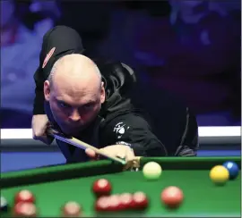  ??  ?? Stuart Bingham had the chance for his ninth 147 break but fell just short against Thepchaiya Un- Nooh
