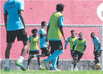  ?? FOTOS: JOHNY MAGALLANES ?? Motagua trabajó en Futeca a inicios de semana y ayer estuvo en El Birichiche.