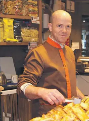  ?? J. BARRERAS ?? Balaguer ofrece platos cocinados en el mercado de Santa Caterina