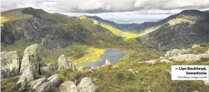  ?? Visit Wales Image Centre ?? > Llyn Bochlwyd, Snowdonia