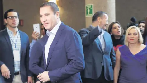  ??  ?? Rafael Moreno Valle, ex gobernador de Puebla, acudió al Consejo Nacional del PAN; un día antes se había reunido con Margarita Zavala y con Miguel Ángel Mancera.