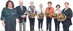  ?? RP-FOTO: J. KNAPPE ?? Die Geehrten (von links): Annette Ottow, Kassierer Josef Dickmanns, Iris Ulrich, Irmgard Zoers, Karla Lehnen, Käthe Lüthen und Regina Rennen.