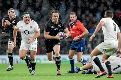  ?? PHOTOSPORT ?? Ben Smith has found himself perched on the right wing for the All Blacks’ big tests on their northern tour.