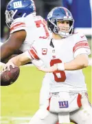 ?? NICKWASS/AP ?? Injuries have limited the mobility of Giants quarterbac­k Daniel Jones.