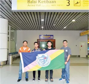  ??  ?? ROMBONGAN Kinabalu. wakil negara ketika tiba di Lapangan Terbang Antarabang­sa Kota