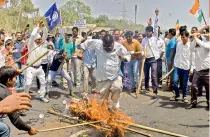  ?? — PTI ?? Protesters block Delhi-Gurugram Expressway on Monday.