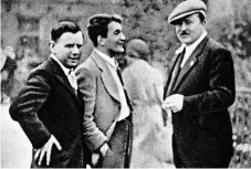  ?? Foto: ČTK ?? Jaroslav Ježek, Julius Fučík a Jan Werich roku 1935.