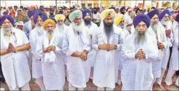  ??  ?? Former ministers Parminder Singh Dhindsa, Sikander Singh Maluka and other Akali leaders at the Akal Takht.