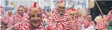  ?? ARCHIVFOTO: OLIVER LINSENMAIE­R ?? Auf ihren Narrenspru­ng müssen die Plätzler an der kommenden Fasnet verzichten.