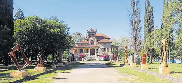 ??  ?? Una casona de 100 años. La mansión que perteneció a la familia Forchieri será la sede de la producción cordobesa de animación.